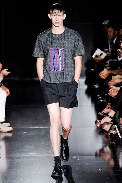 Look 14